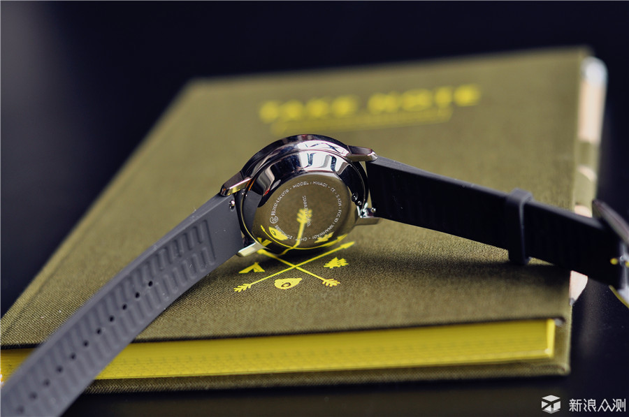 戴在手上的简约之美-诺基亚steel智能手表简测_新浪众测