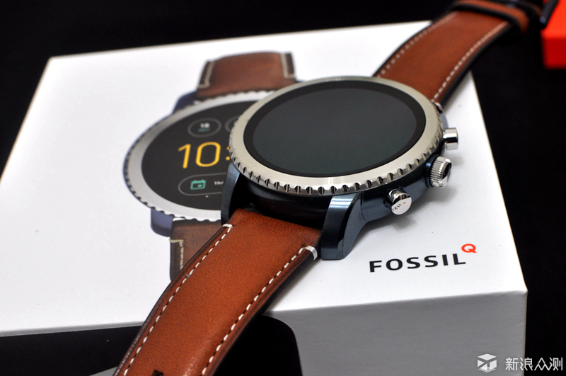 Fossil Q：复古中镶智能，不缺情怀欠优化_新浪众测