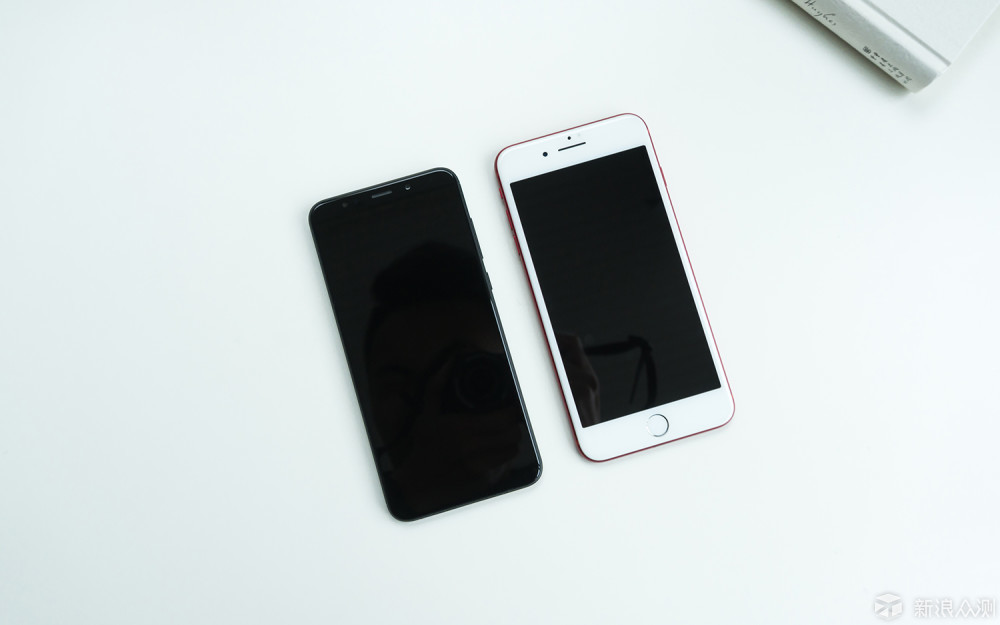 红米5 Plus上手体验：千元版的苹果iPhone X？_新浪众测