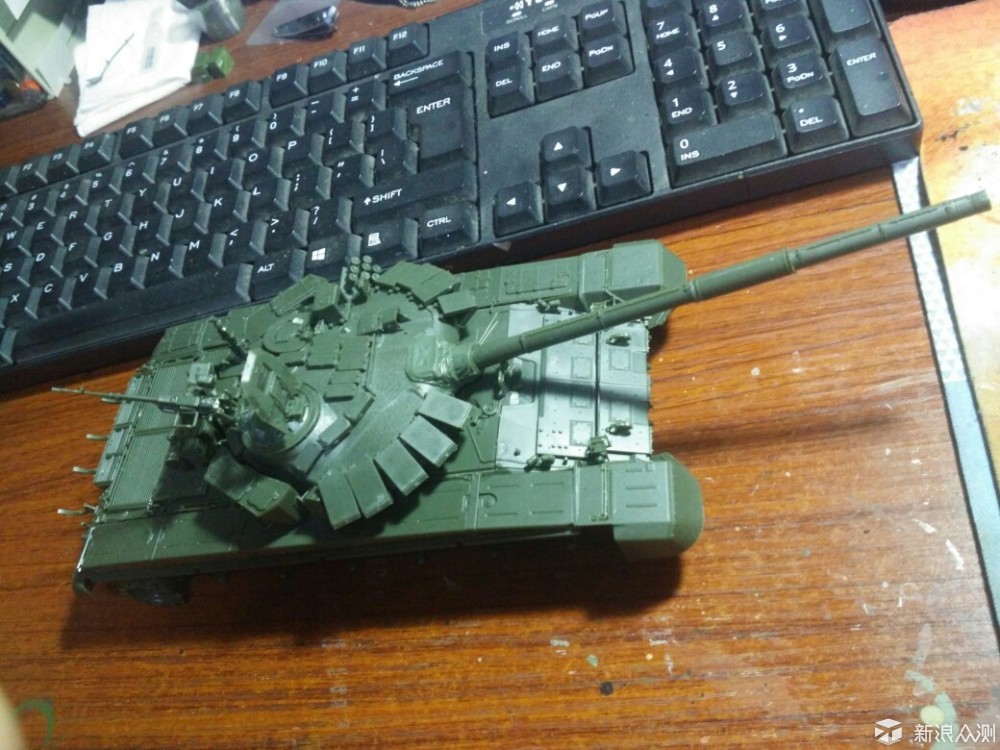 模型就像初恋，熟悉又陌生：MENG T-72B3坦克_新浪众测