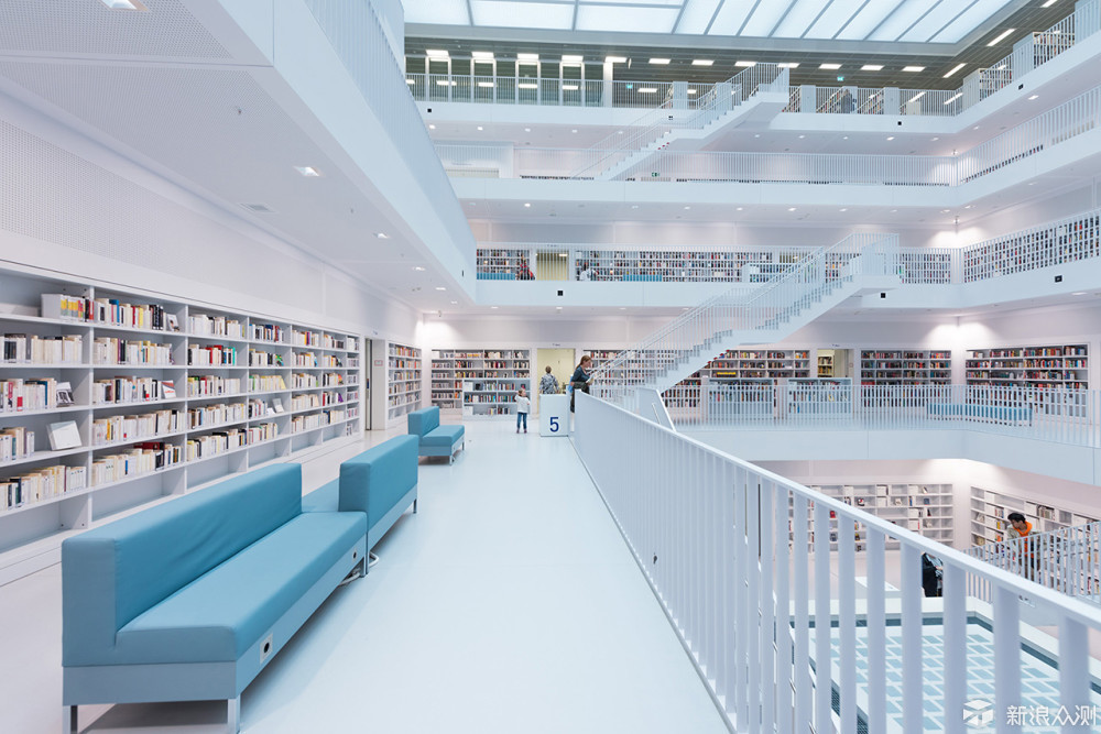 这座“性冷淡”图书馆是斯图加特最性感的看点_新浪众测