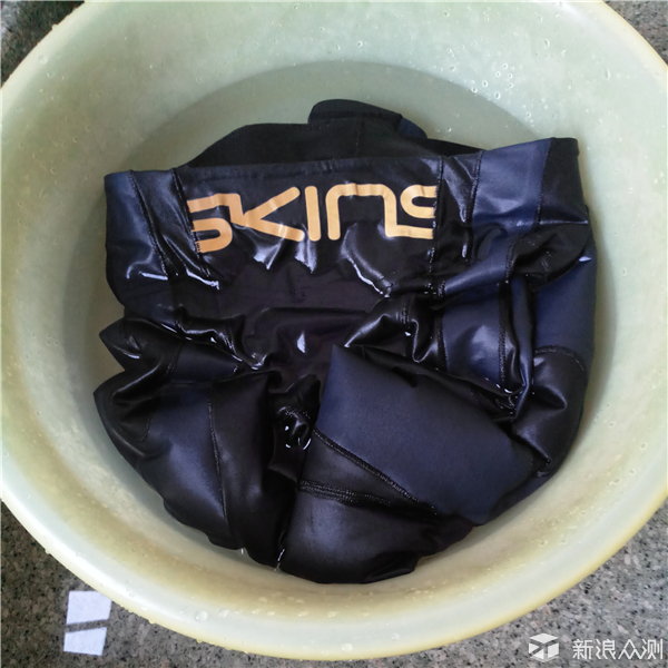 原力觉醒——SKINS K-Proprium 压缩裤 深度评测_新浪众测