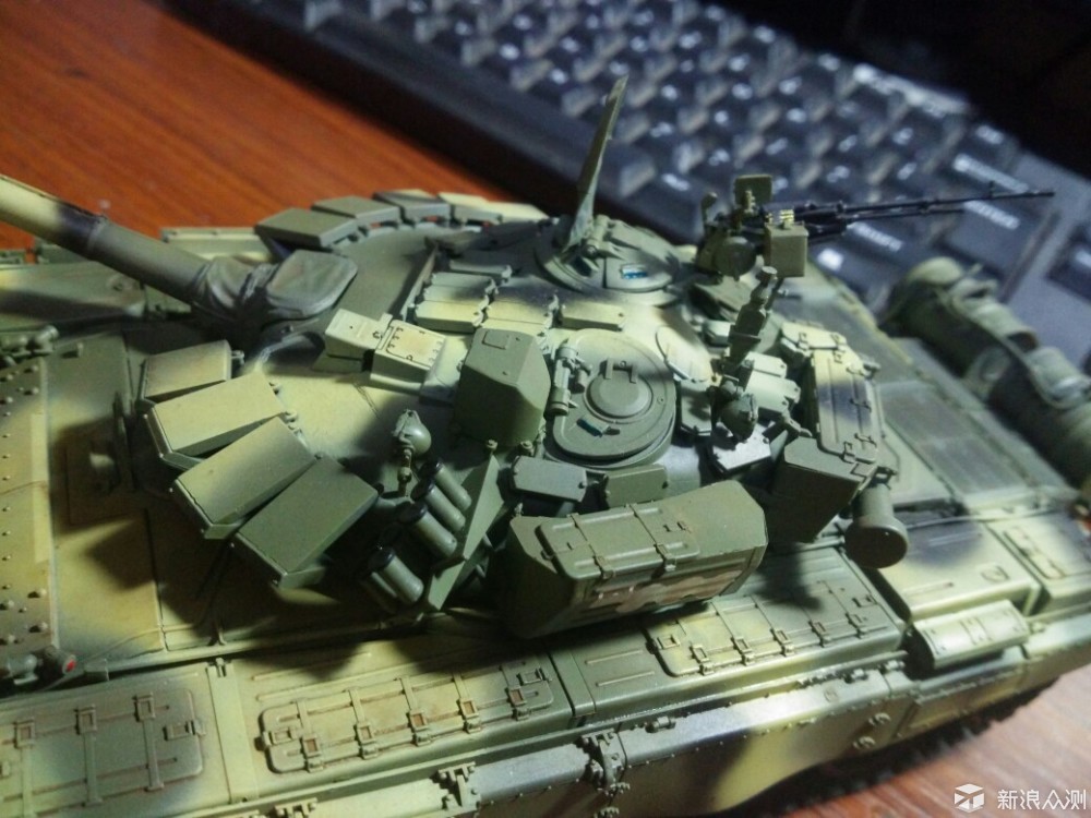 模型就像初恋，熟悉又陌生：MENG T-72B3坦克_新浪众测