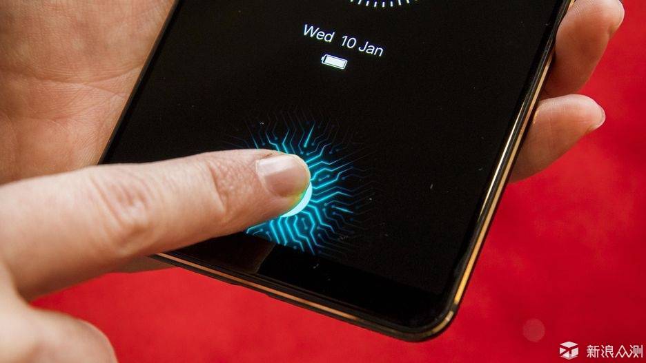 vivo屏下指纹解锁会成为今年的黑科技吗？_新浪众测