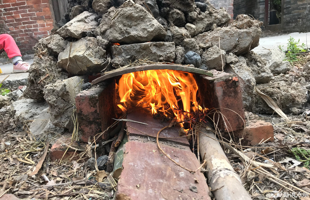 乡土味十足，农村泥焗鸡一尝土味美食_新浪众测