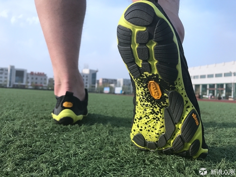 Vibram V-RUN五指跑步鞋体验最自在的奔跑_新浪众测