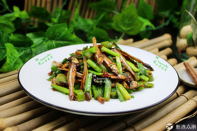 这道菜荤素搭配便宜又好吃，堪称下酒下饭神器_新浪众测