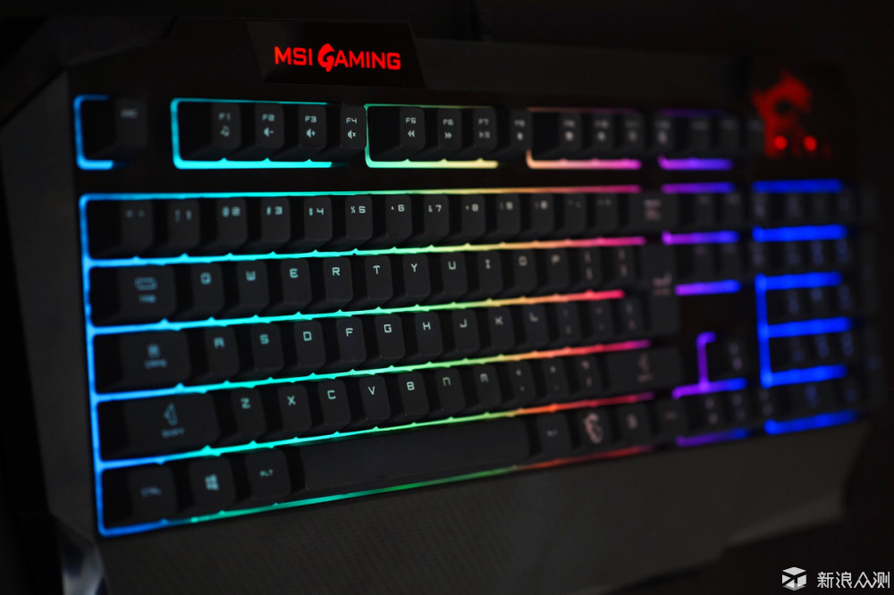 薄膜键盘的复苏 微星GK40 RGB键盘体验_新浪众测