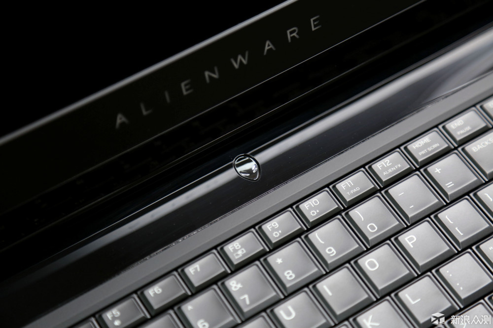 感受八代Intel CPU的力量—ALIENWARE 17R5 _新浪众测