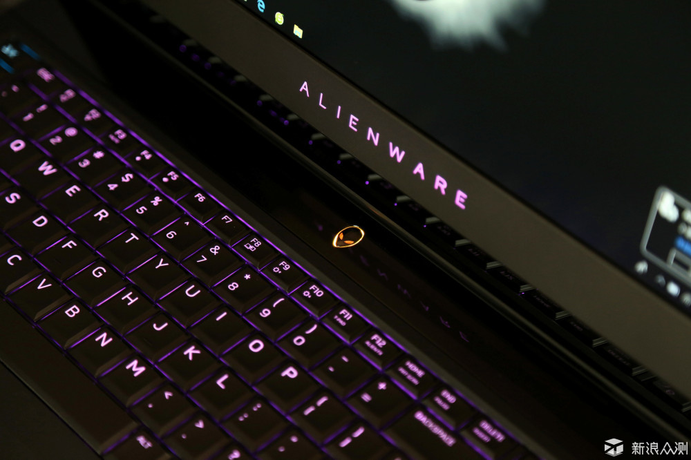 感受八代Intel CPU的力量—ALIENWARE 17R5 _新浪众测