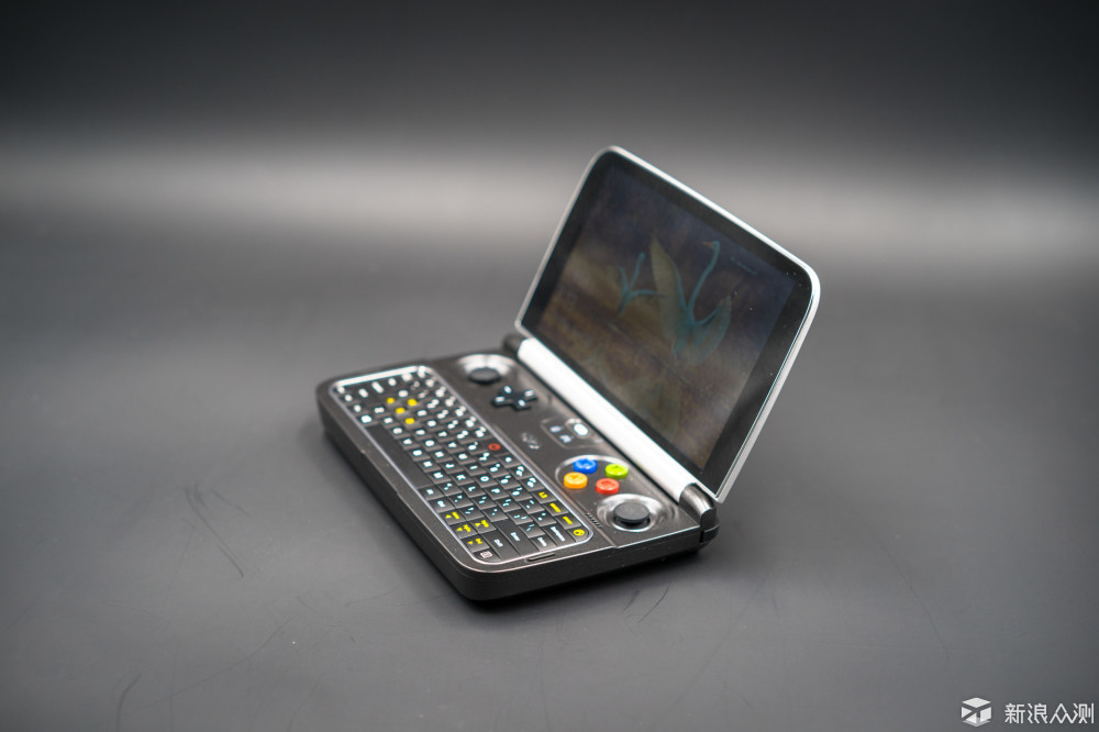 全能掌上游戏平台，GPD WIN2 开箱评测_新浪众测