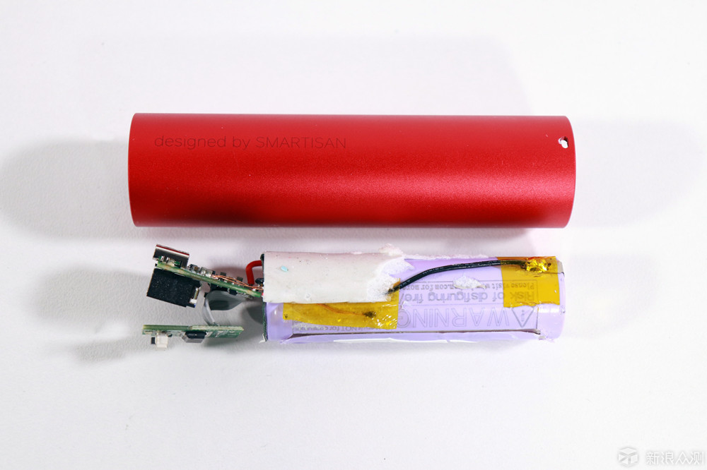 坚果电池形移动电源、紫米MINI对比评测及拆解_新浪众测