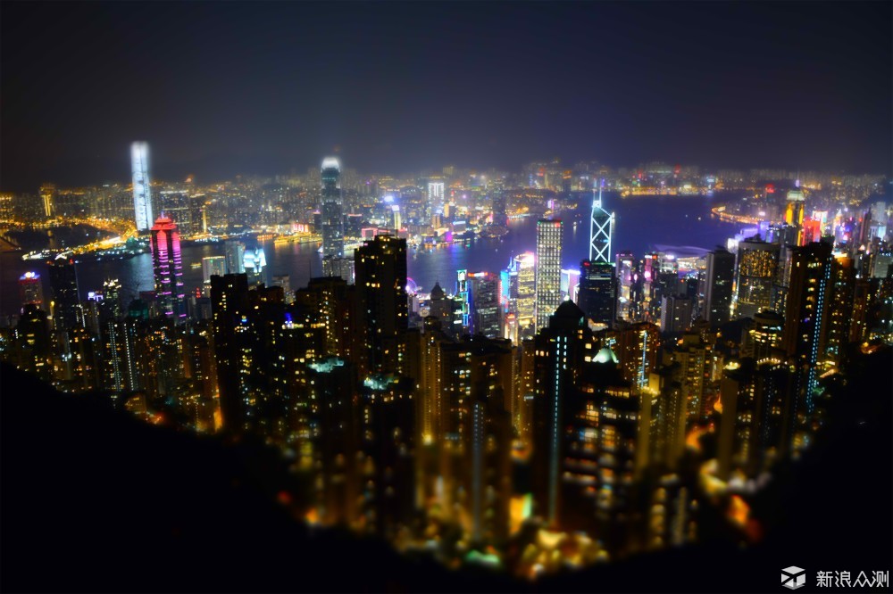 全球三大夜景之最—香港维多利亚港太平山顶_新浪众测