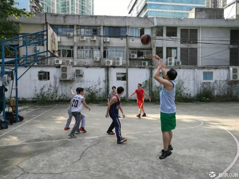 最爱的是篮球，那是生活中最快乐的时光_新浪众测