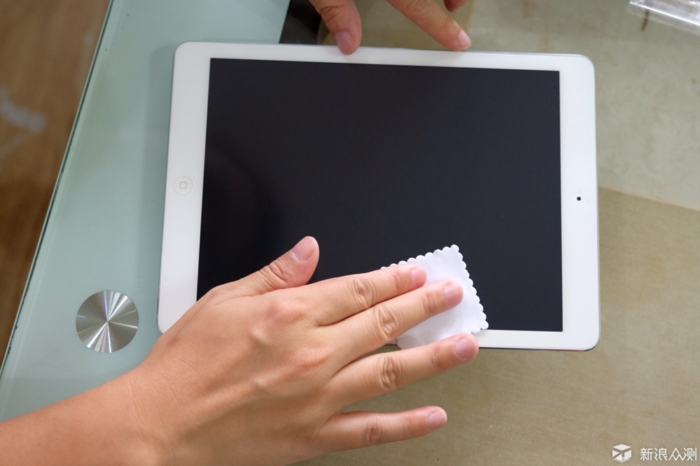 宜丽客iPad贴膜，如纸张般的作画感觉更美好_新浪众测