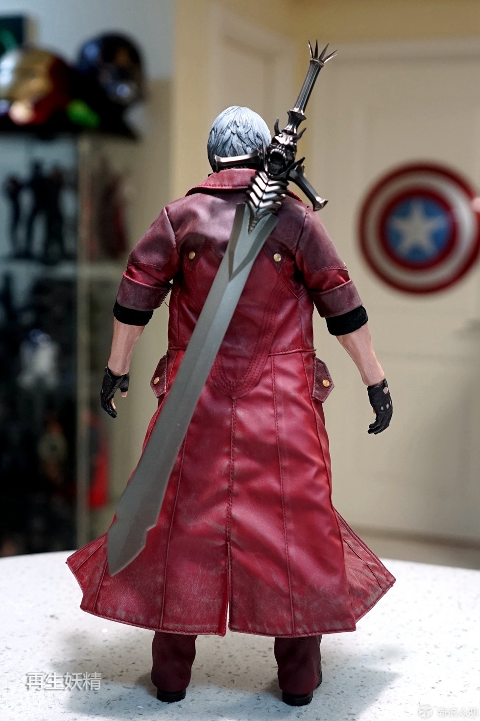 Asmus Toys 1/6 鬼泣4 DANTE/但丁 开箱、把玩_新浪众测