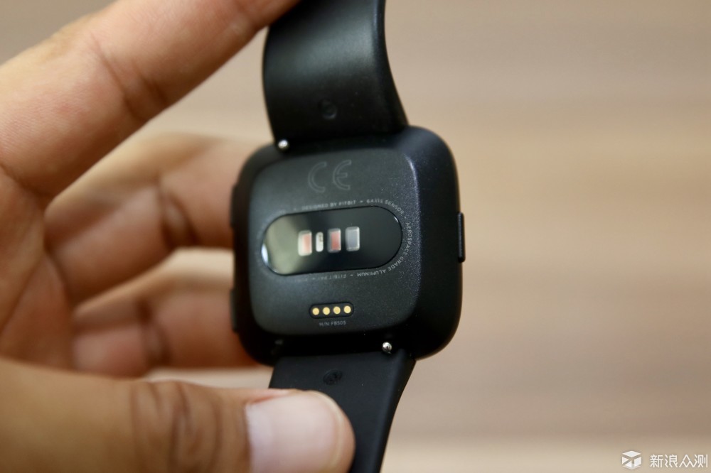 芯连芯方能展现自我—Fitbit Versa手表评测_新浪众测