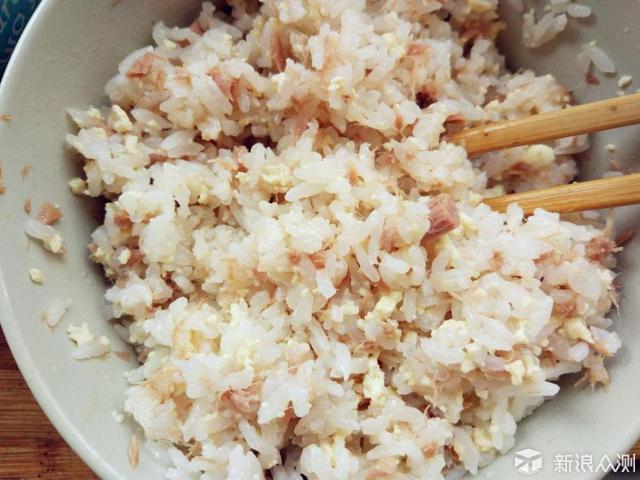 剩米饭别再炒饭熬粥了，三种新吃法简单又美味_新浪众测
