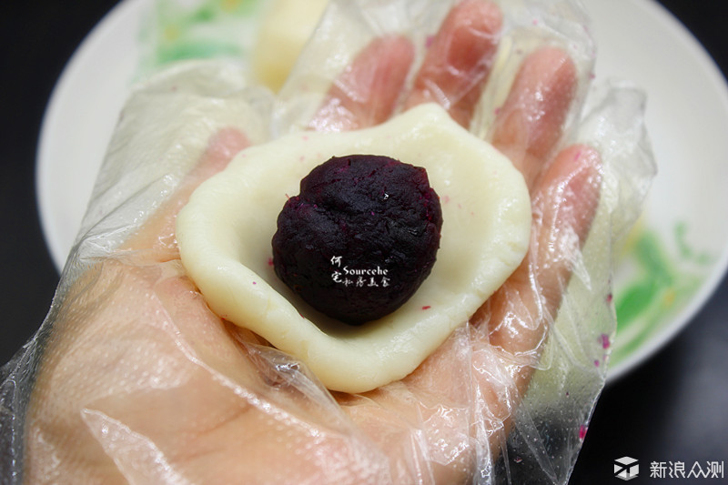 蔓越莓紫薯冰皮月饼，冰爽清新、甜而不腻_新浪众测