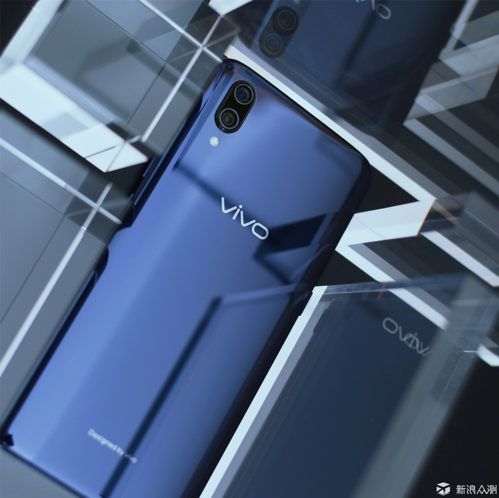 艺术生与文青的碰撞：VIVO X23对比坚果R1评测_新浪众测