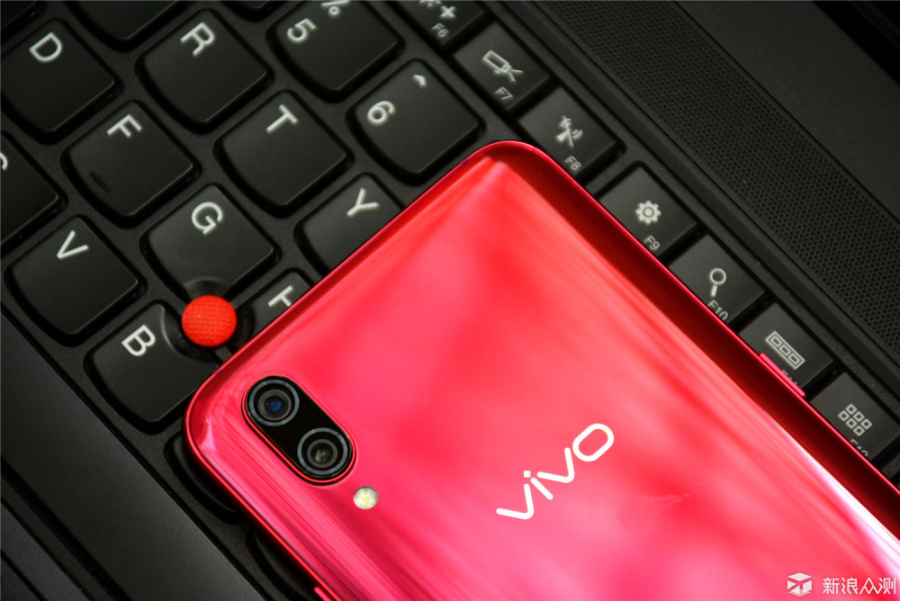 vivo X23：8G运存，屏下指纹，就值得入手吗？_新浪众测