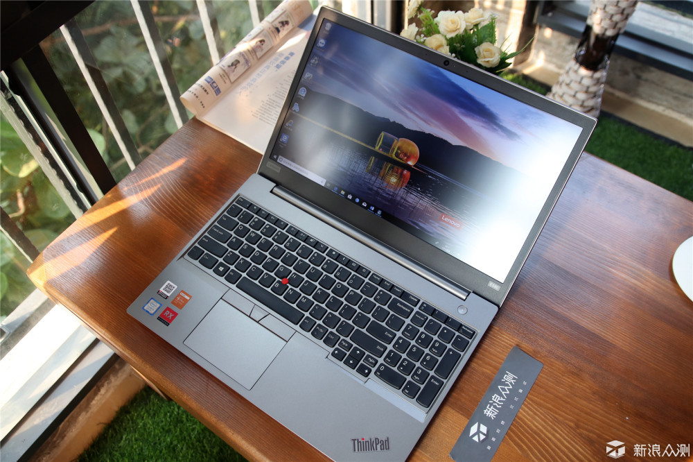 王者变青铜，ThinkPad 580宣布变形记没成功！_新浪众测