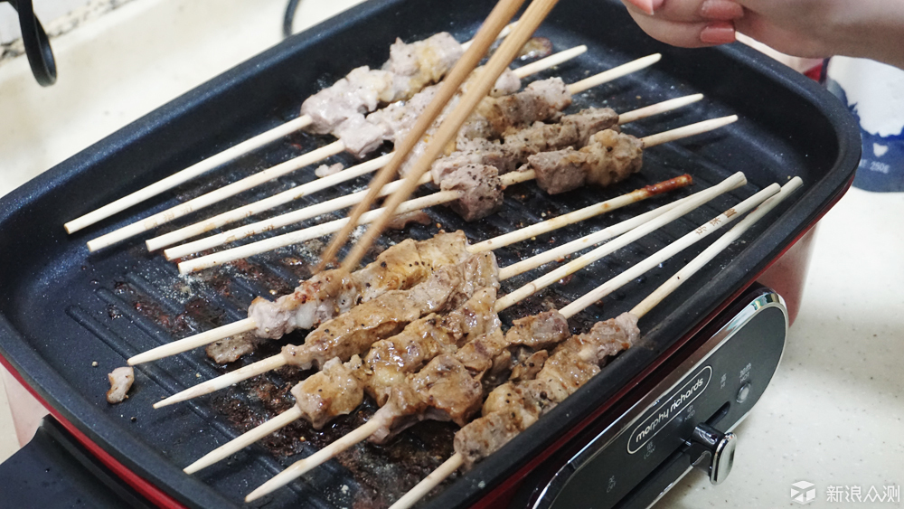 高颜值功能多，轻松烹饪美味--摩飞电烤锅_新浪众测