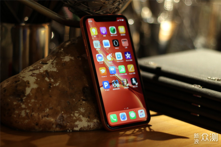 八年果粉不只是情怀，带上表妹探索iPhone XR_新浪众测