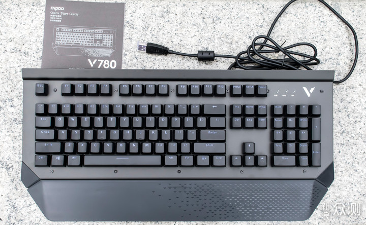 无惧尘水侵扰，雷柏V780机械键盘让你无所顾虑_新浪众测