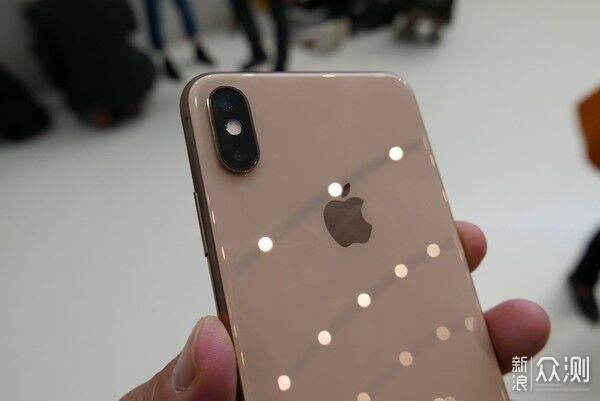 iPhoneXS Max到底能不能评为2018年“真香机”_新浪众测