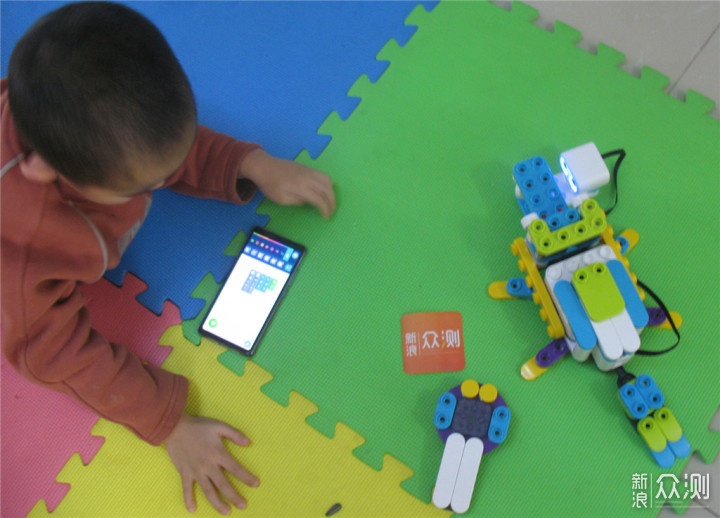 葡萄编程机器人让孩子玩儿中体验“码农”_新浪众测