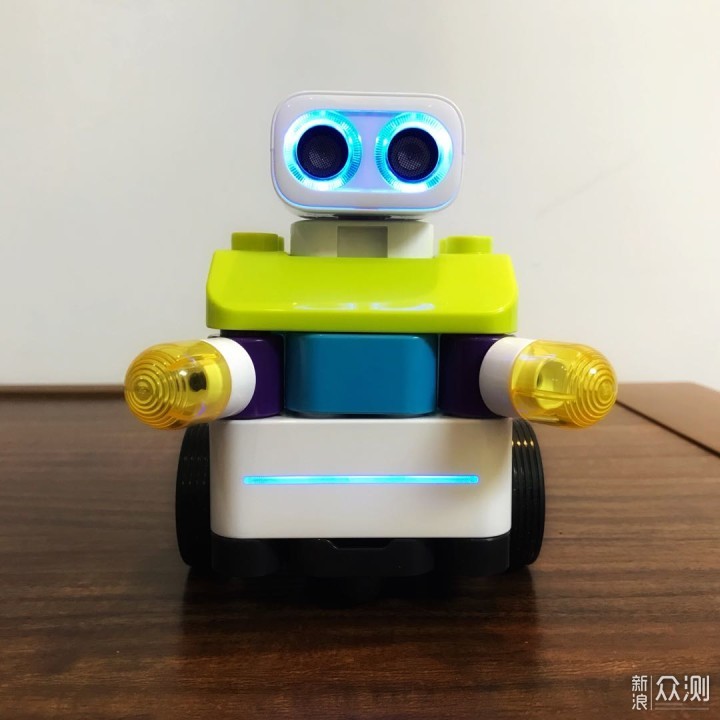 Hi, 我是Noova-小朋友的第一台编程启蒙机器人_新浪众测