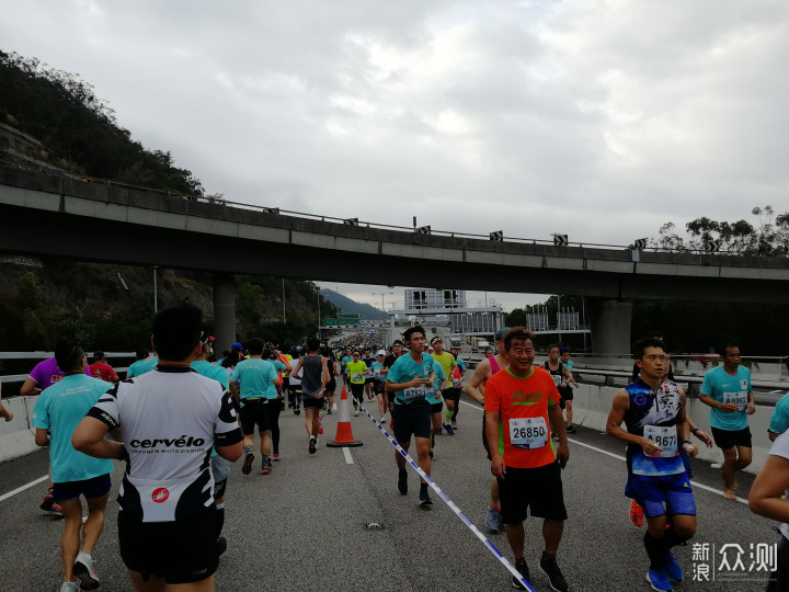 二桥三隧，亚洲最虐—挑战香港马拉松赛道_新浪众测
