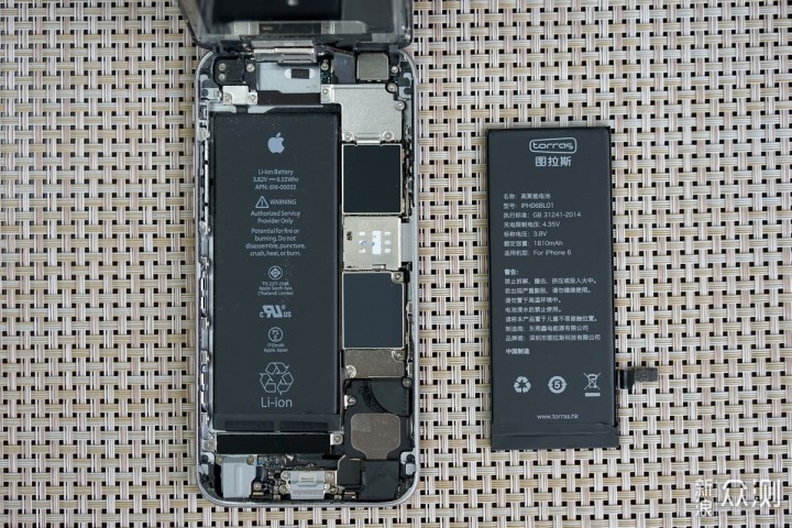第一次为苹果手机换电池，原来是那么轻松的_新浪众测