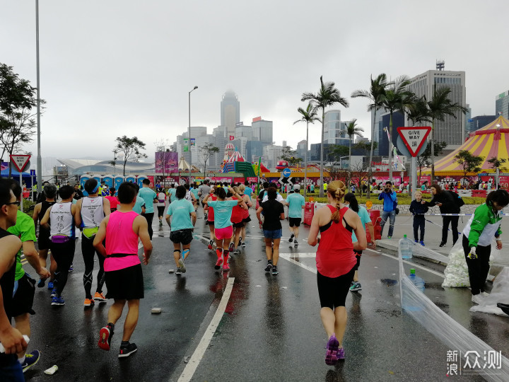 二桥三隧，亚洲最虐—挑战香港马拉松赛道_新浪众测