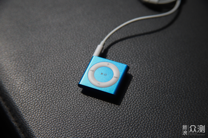 MP3时代落幕，你还记得追过的iPod shuffle4吗_新浪众测