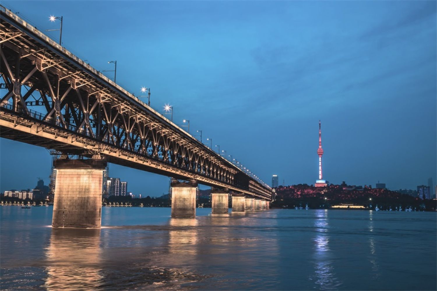 欣赏武汉长江大桥,万里长江第一桥魅力