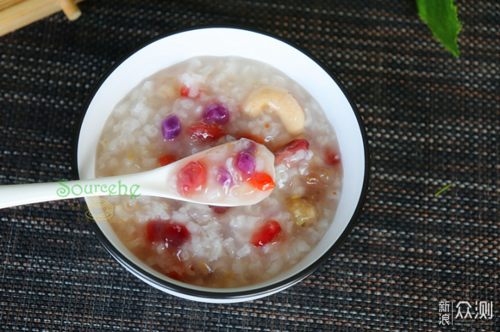 网红李子柒品牌的藕粉,煮粥加一勺,真香!