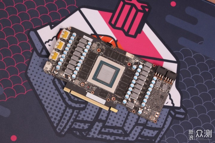 特写显卡ga102-225 gpu核心特写显存使用的是镁光gddr6x规格的颗粒