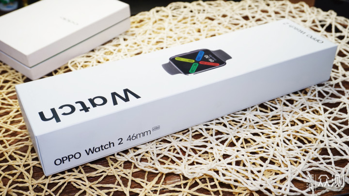 oppowatch2包装盒,oppowatch2 双擎高颜值通话长续航oppowatch2体验