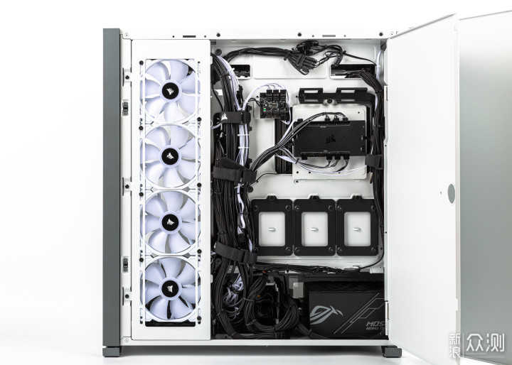 白色全塔的魅力海盗船7000x装机c8e3080ti