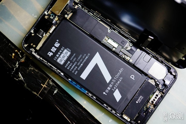 iPhone 7 Plus更换电池轻松，需要找对方法喔_新浪众测