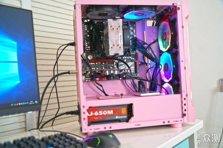 妹子的专属电脑机箱，打造独一无二的时尚粉色_新浪众测