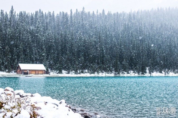 为何拍不出“落雪纷飞”的效果？原因在这里_新浪众测