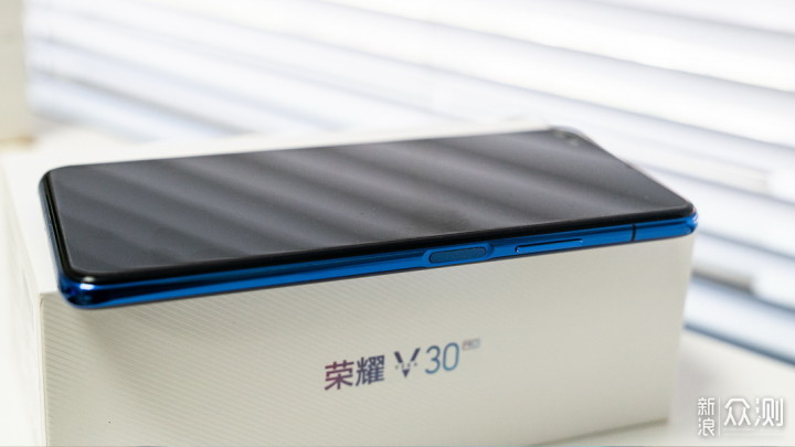 30月不卡顿的5G先锋，荣耀V30Pro手机上手评测 _新浪众测