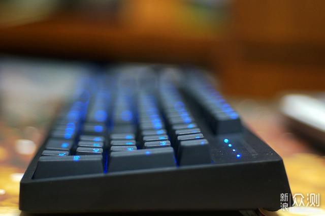 机械键盘咔哒咔哒响 感觉自己变成了老打字员_新浪众测