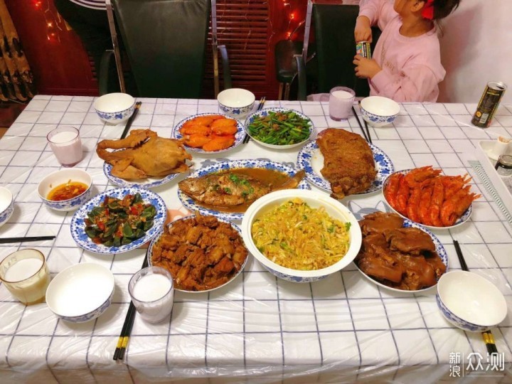 【2020美食】盘点南北方年夜饭，您爱哪桌？_新浪众测