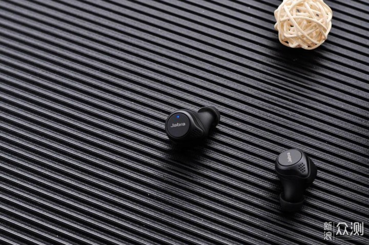 Jabra Elite 75t，中音突出，侧听模式更安全_新浪众测