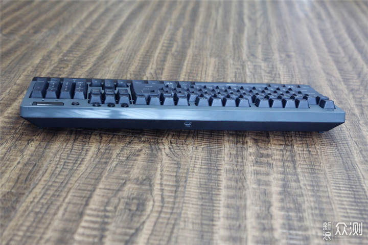 一把键盘两种连接三模使用，TT G821键盘评测_新浪众测