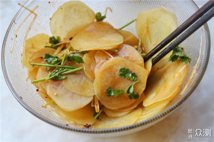 土豆另类吃法，麻辣鲜香，做法超简单_新浪众测
